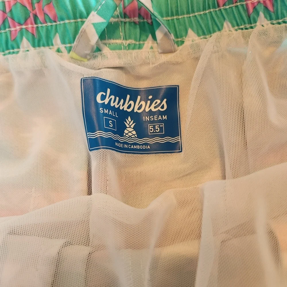NWOT CHUBBIES Men’s‎ Size Small 5’5”Aztec Tribal Pastel Print Swim Shorts